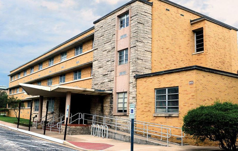 Entrance to TAMU Henderson Hall